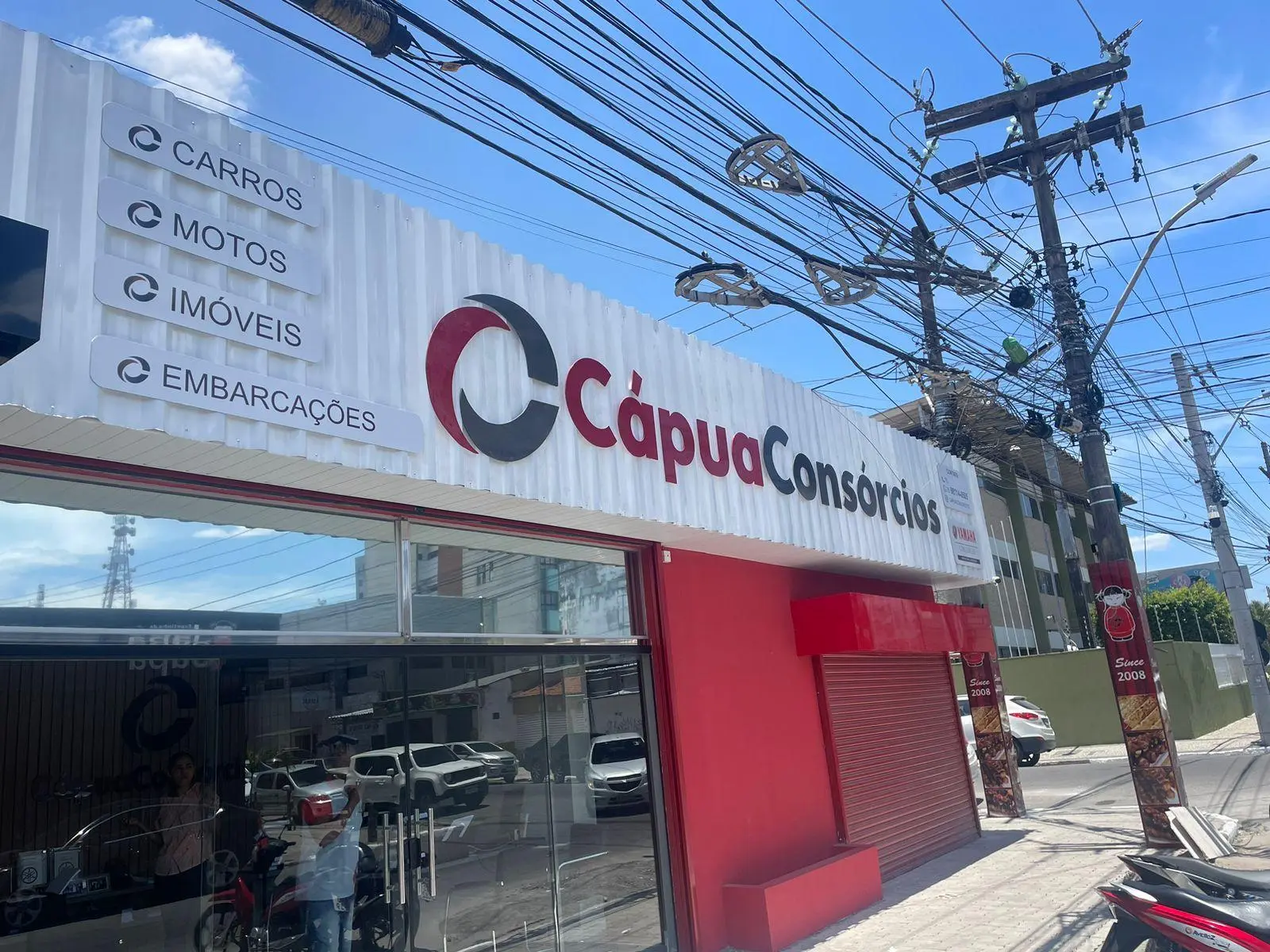 Fachada da loja da Cápua Consórcios em Feira de Santana